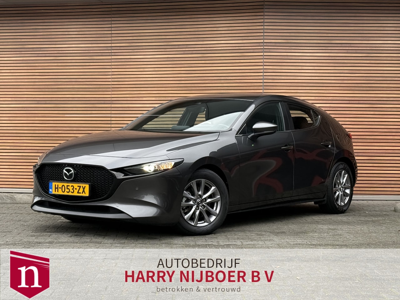 Mazda 3 - 2.0 e-SkyActiv-X M Hybrid 180 Comfort Navi / Camera / Winterpakket / PDC / Bose / Head-Up - AutoWereld.nl