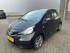 Toyota Aygo - 1.0-12V Aspiration Red Navigator