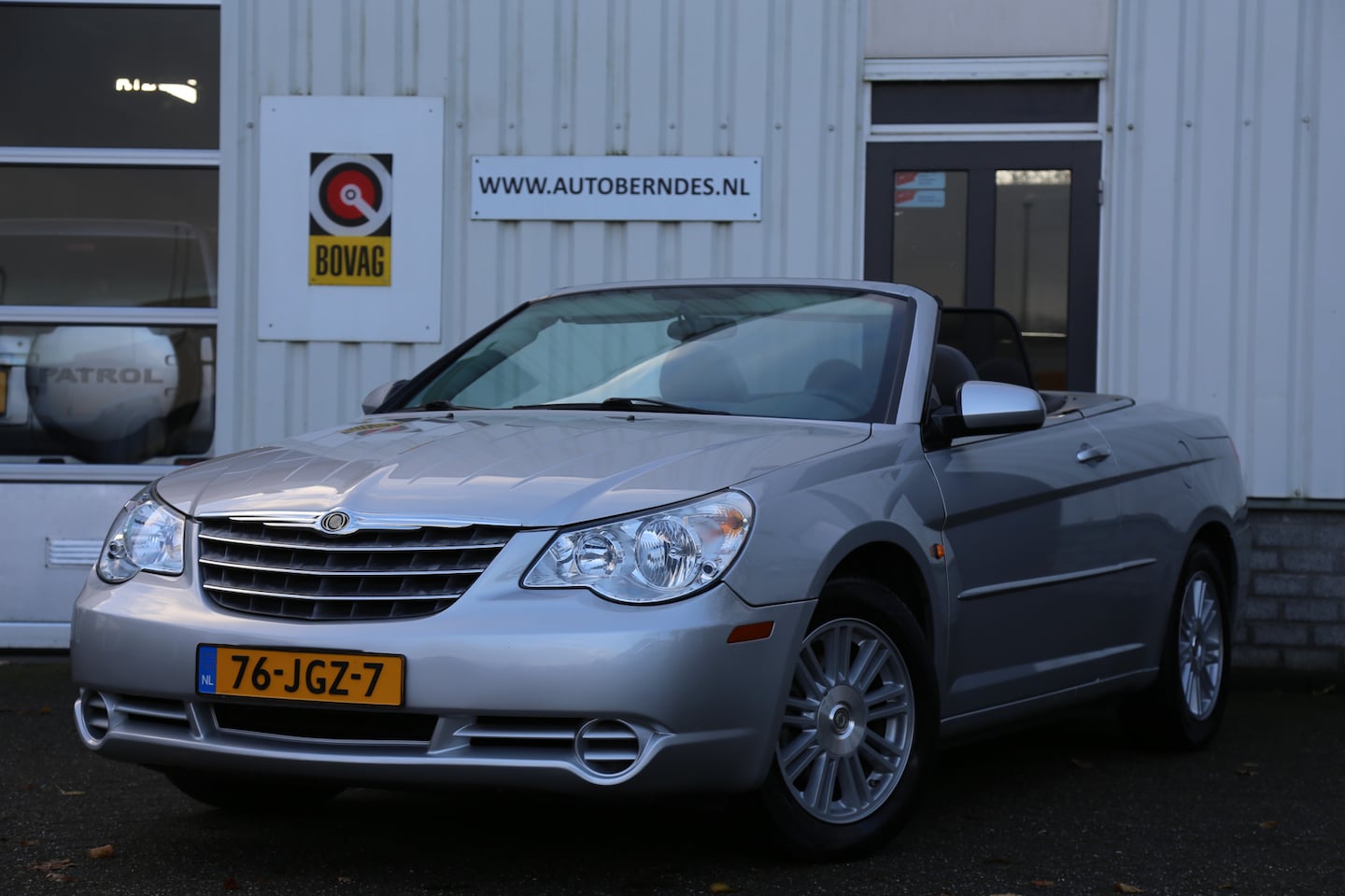 Chrysler Sebring Cabrio - 2.7 V6 Automaat*Perfect Onderh.*Elek. Kap/Windscherm/Afneemb. Trekhaak/Cruise-Control/Airc - AutoWereld.nl