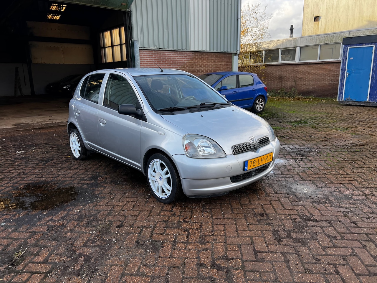 Toyota Yaris - 1.3-16V VVT-i YORIN 5 deurs Airco Trekhaak - AutoWereld.nl