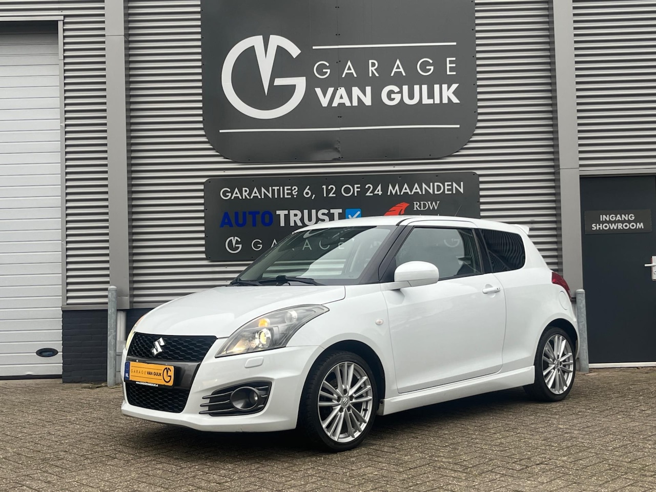 Suzuki Swift - 1.6 136PK Sport Clima,Cruise,Stoelverw.,Usb,Xenon,KeylessGo+Entry,Isofix,Spoiler,GetintGla - AutoWereld.nl