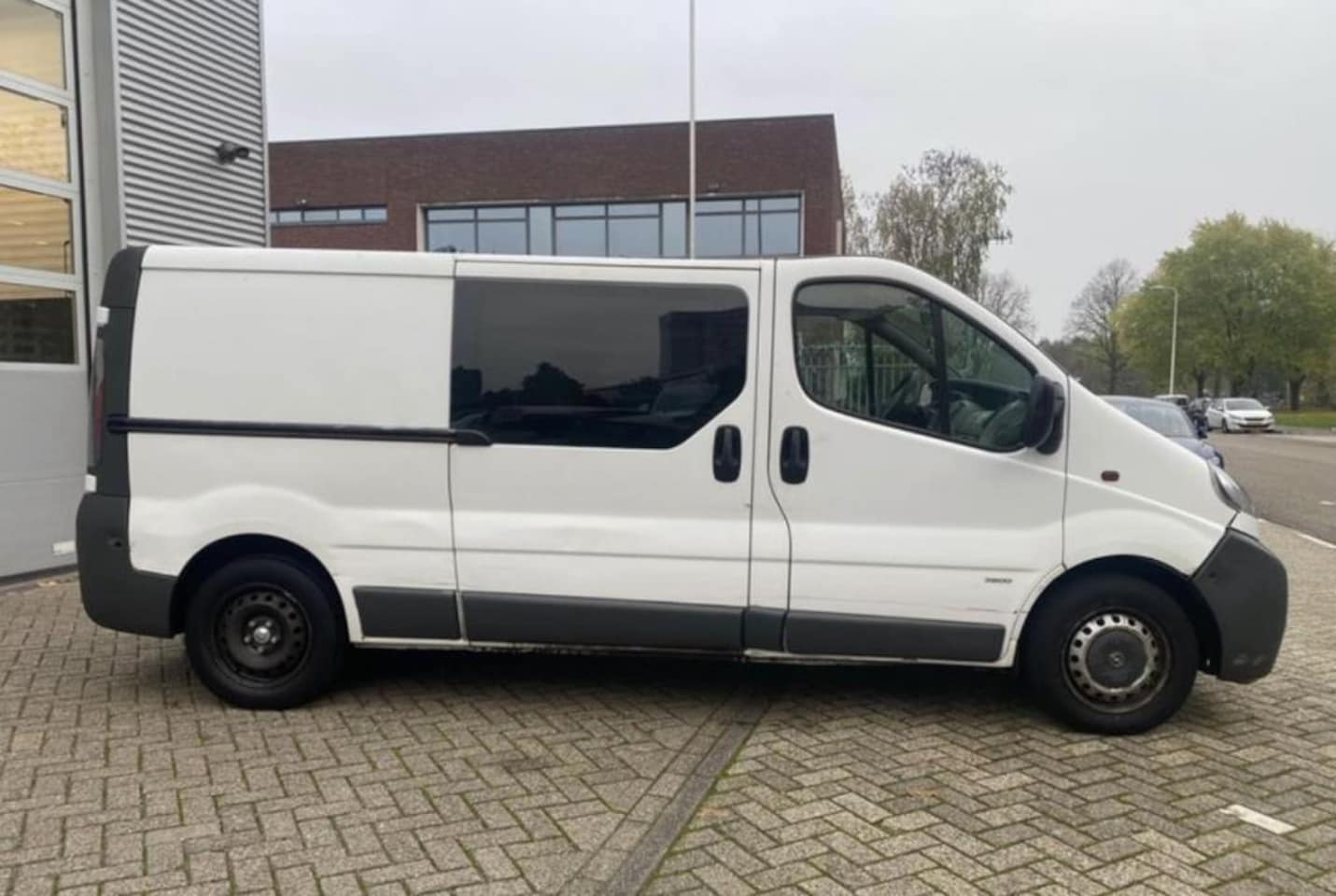 Opel Vivaro - 1.9 DTI L2 H1 DC 1.9 DTI L2H1 DC - AutoWereld.nl