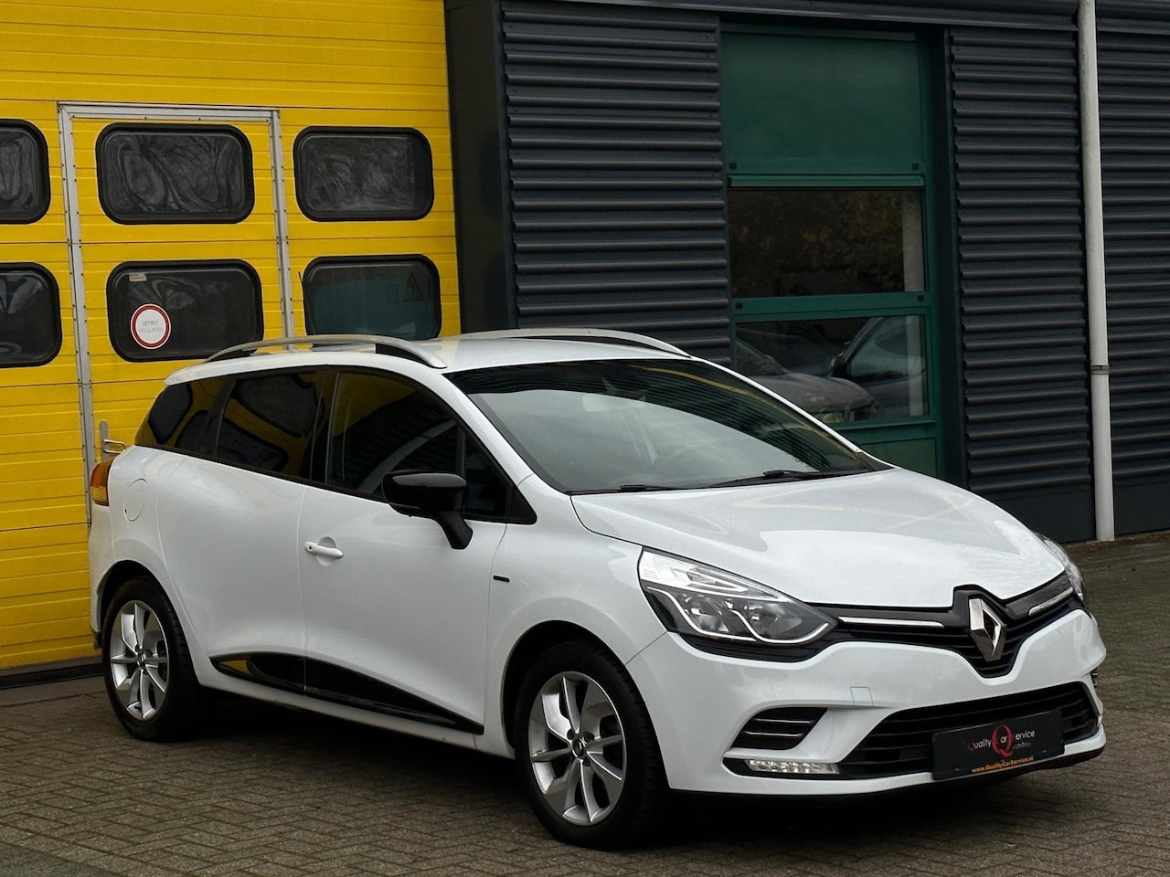 Renault Clio Estate - 0.9 TCe Limited CLIMA/CRUISE/PDC/NAVI - AutoWereld.nl