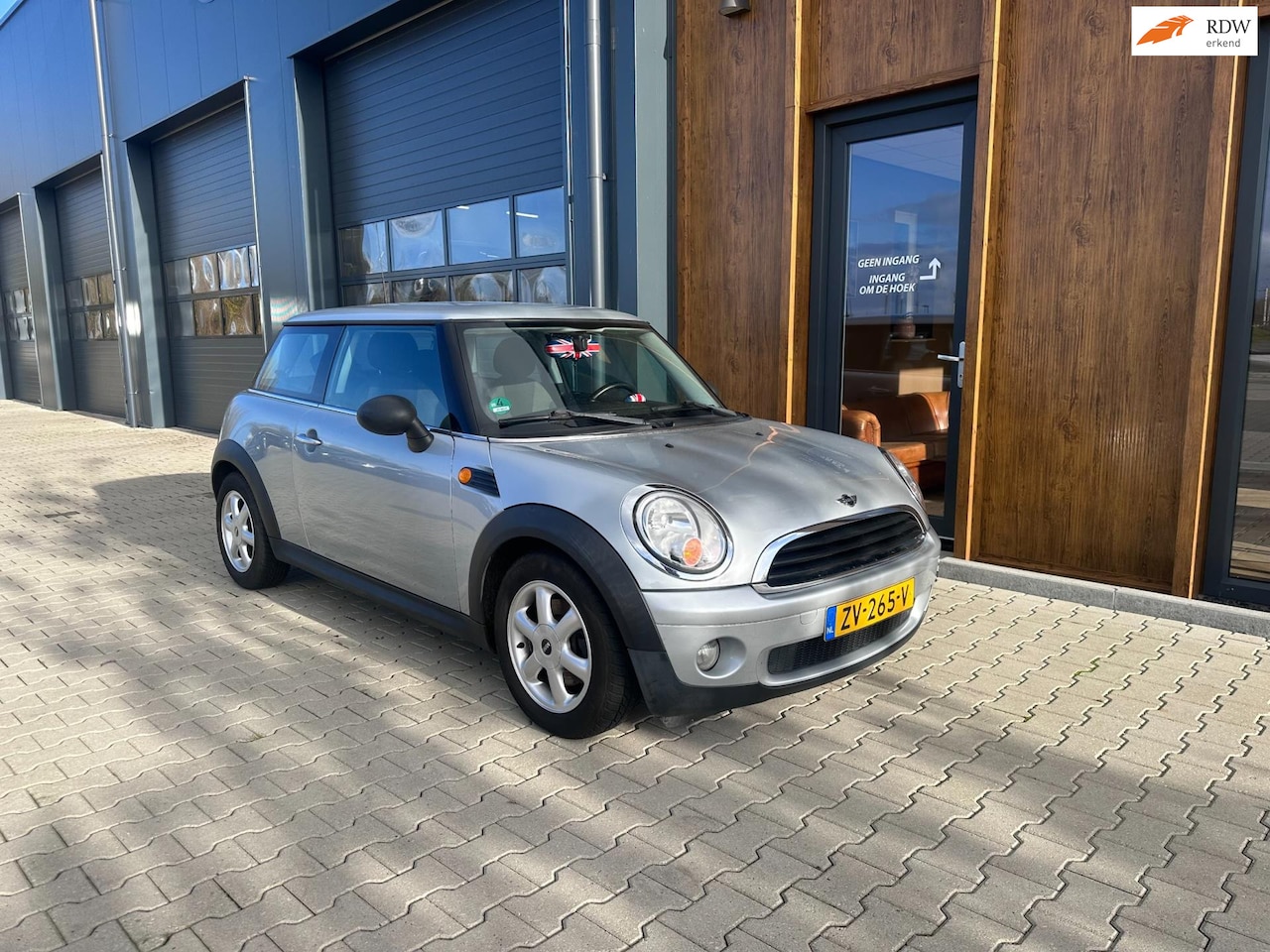 MINI One - Mini 1.6 Salt automaat, climate controle, pdc, stoelverwarming - AutoWereld.nl