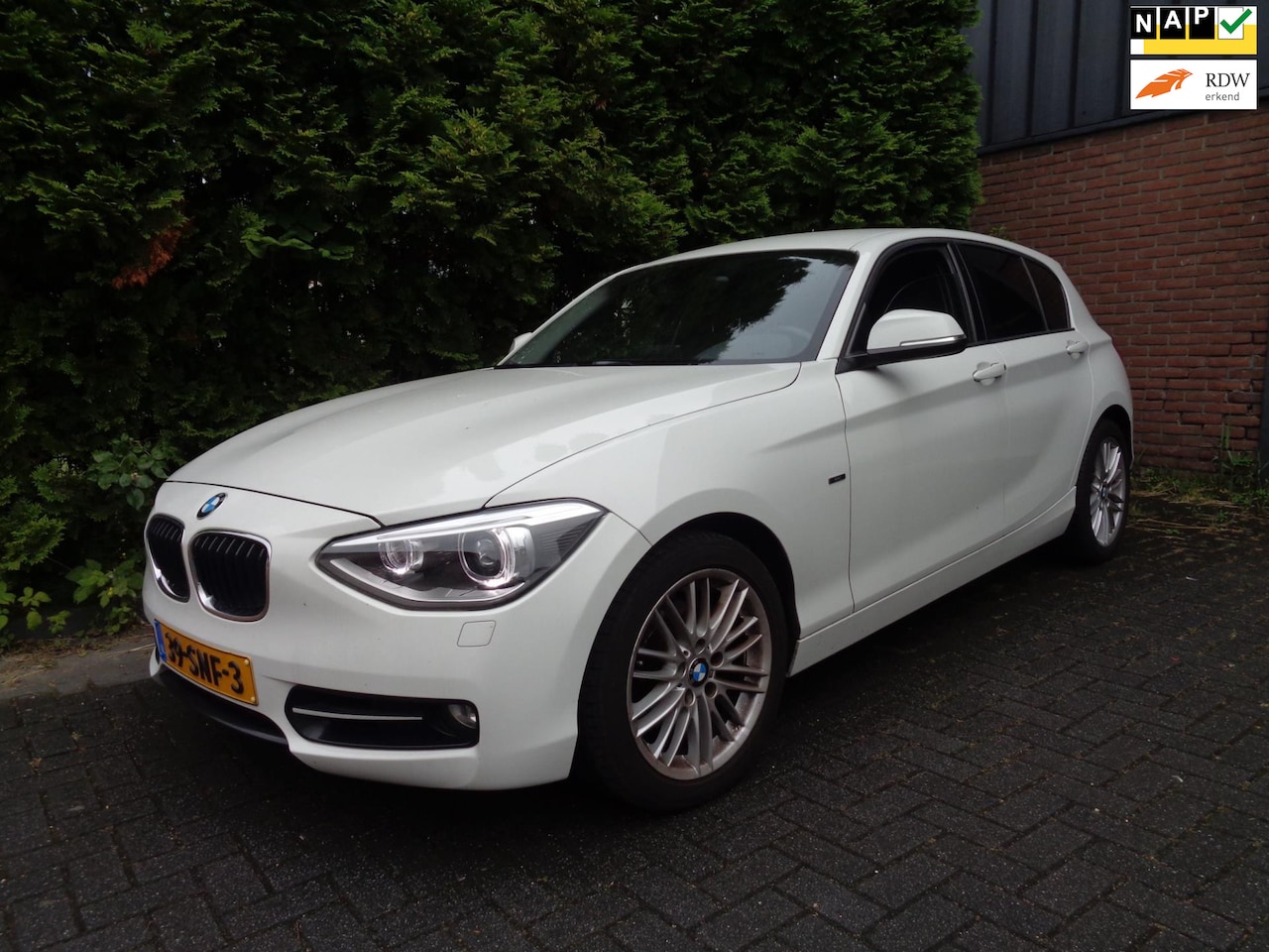 BMW 1-serie - 118i Business 118i Business,170PK,Navi,Xenon,Clima,Cruise control - AutoWereld.nl