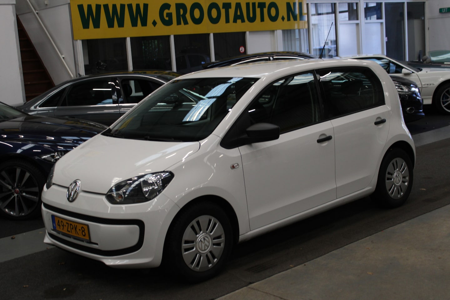 Volkswagen Up! - 1.0 take up! BlueMotion Dealer onderhouden, NAP, Airco, Isofix - AutoWereld.nl