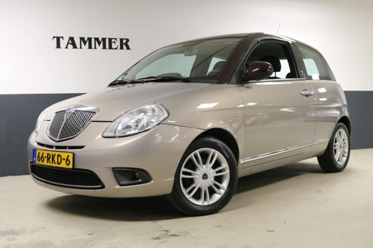 Lancia Y(psilon) - 1.4 Platino LEER 2e EIGENAAR NETTE AUTO.!!! - AutoWereld.nl