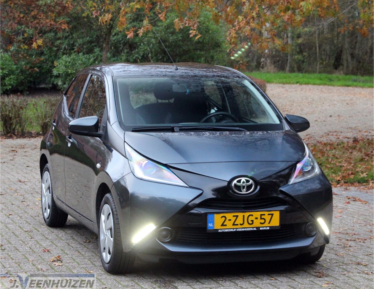 Toyota Aygo - 1.0 VVT-i x-play | 2015 | Achteruitkijkcamera | Keurige auto! | - AutoWereld.nl