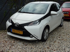 Toyota Aygo - 1.0 VVT-I X-PLAY