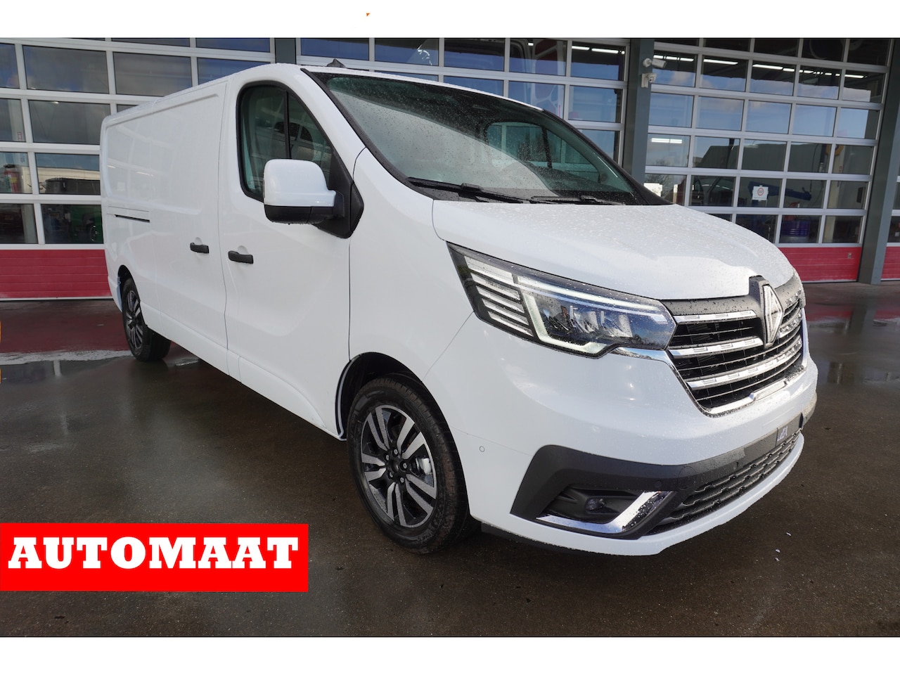 Renault Trafic - 2.0 Blue dCi 170PK T30 L2H1 Extra Automaat Nr. V145 | Climate | Navi | Camera | Adap.cruis - AutoWereld.nl