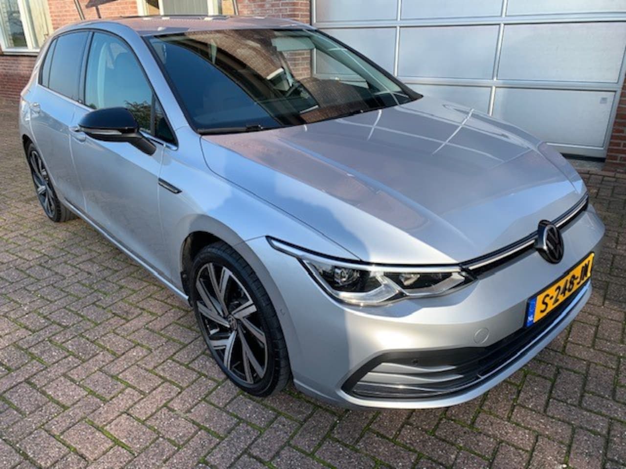 Volkswagen Golf - 1.5 eTSI Style / Highline R-line velgen - AutoWereld.nl