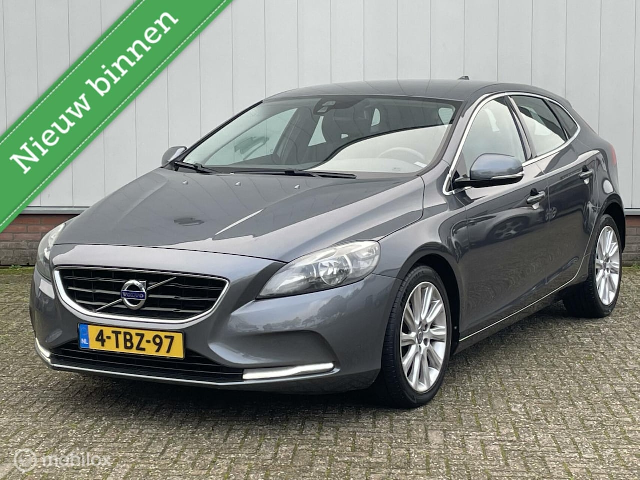 Volvo V40 - 1.6 D2 Summum 1.6 D2 Summum - AutoWereld.nl