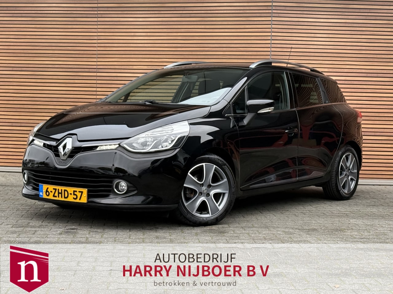 Renault Clio Estate - 0.9 TCe Night&Day Navi / Camera / Airco / Cruise / Trekhaak - AutoWereld.nl