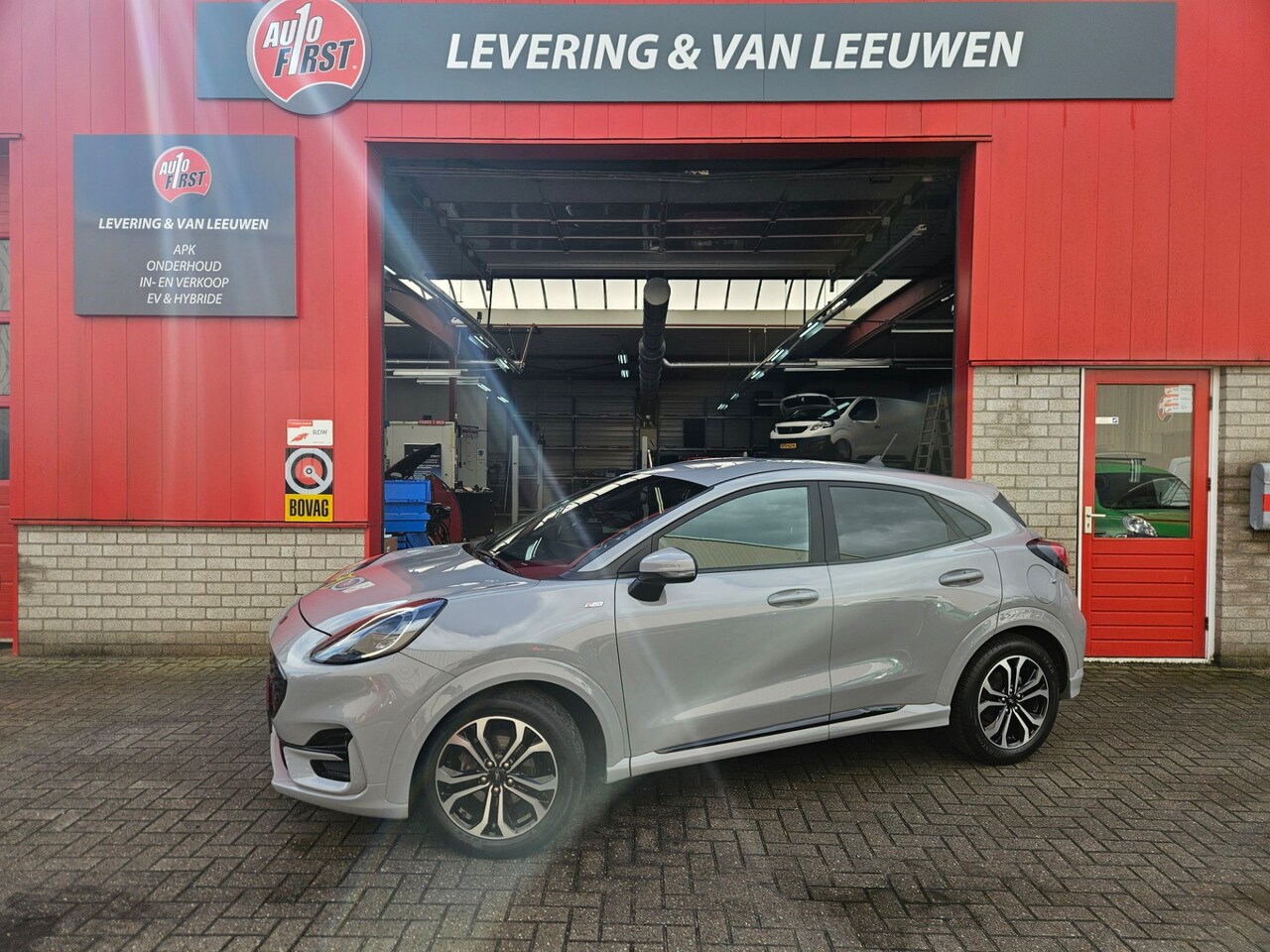 Ford Puma - 1.0 EcoBoost Hybrid ST-Line X Navigatie/ Cruise control/ Trekhaak/ Rijklaarprijs! - AutoWereld.nl