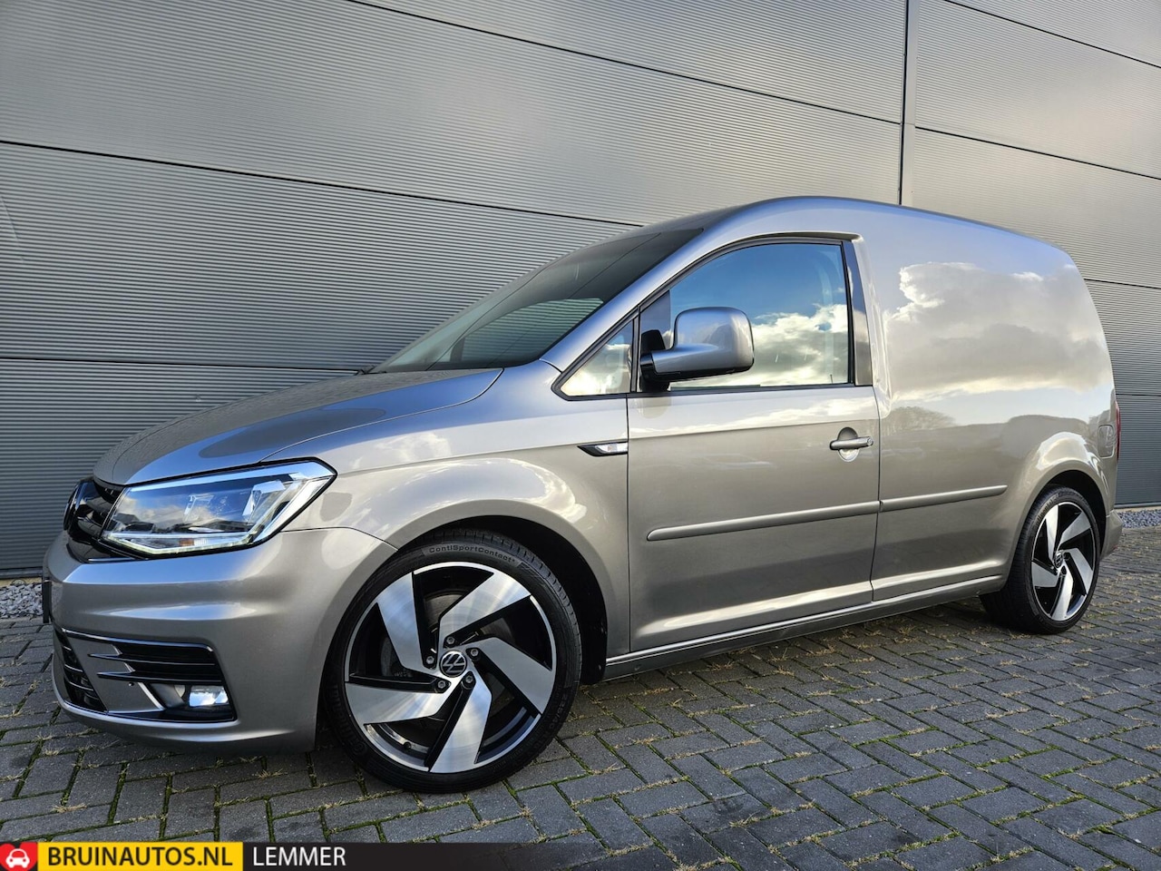 Volkswagen Caddy - 2.0 TDI L1H1 150 PK DSG LED LEER R-line - AutoWereld.nl