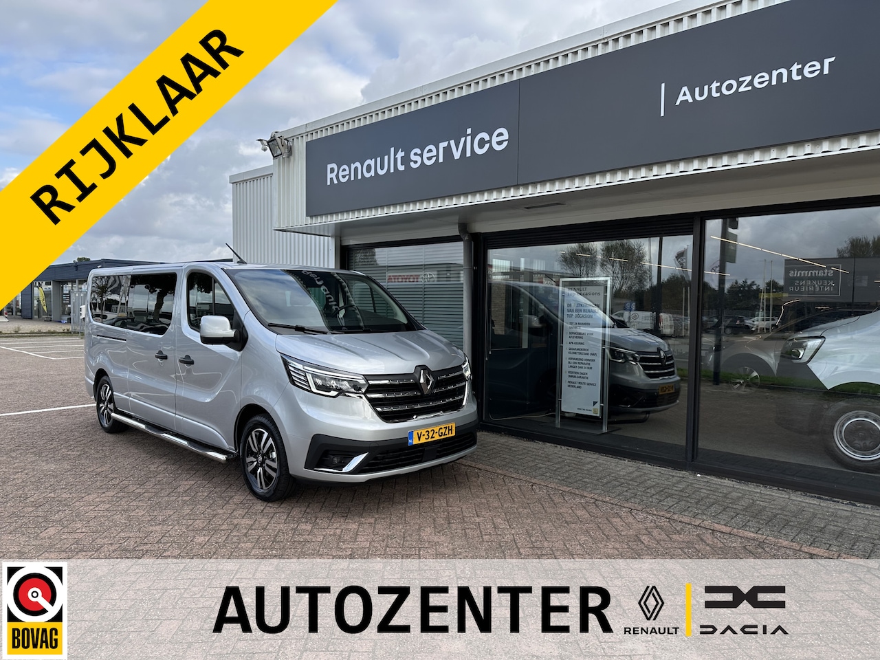 Renault Trafic - 2.0 Blue dCi EDC 170 T30 L2H1 Extra DC 5-pers | 2 x zijdeur | trekhaak | sidebars | glassl - AutoWereld.nl