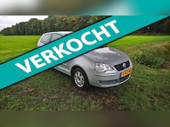 Volkswagen Polo - 1.2-12V Trendline met Airco & Nieuwe Apk