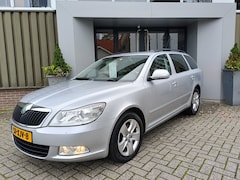 Skoda Octavia Combi - 1.4 TSI Greentech Ambition Business Line | Trekhaak | LM velgen | Cruis controle