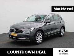 Volkswagen Tiguan - 1.5 TSI Life | Automaat | Navigatie | Stoel en Stuurwielverwarming | Automatische Airco |