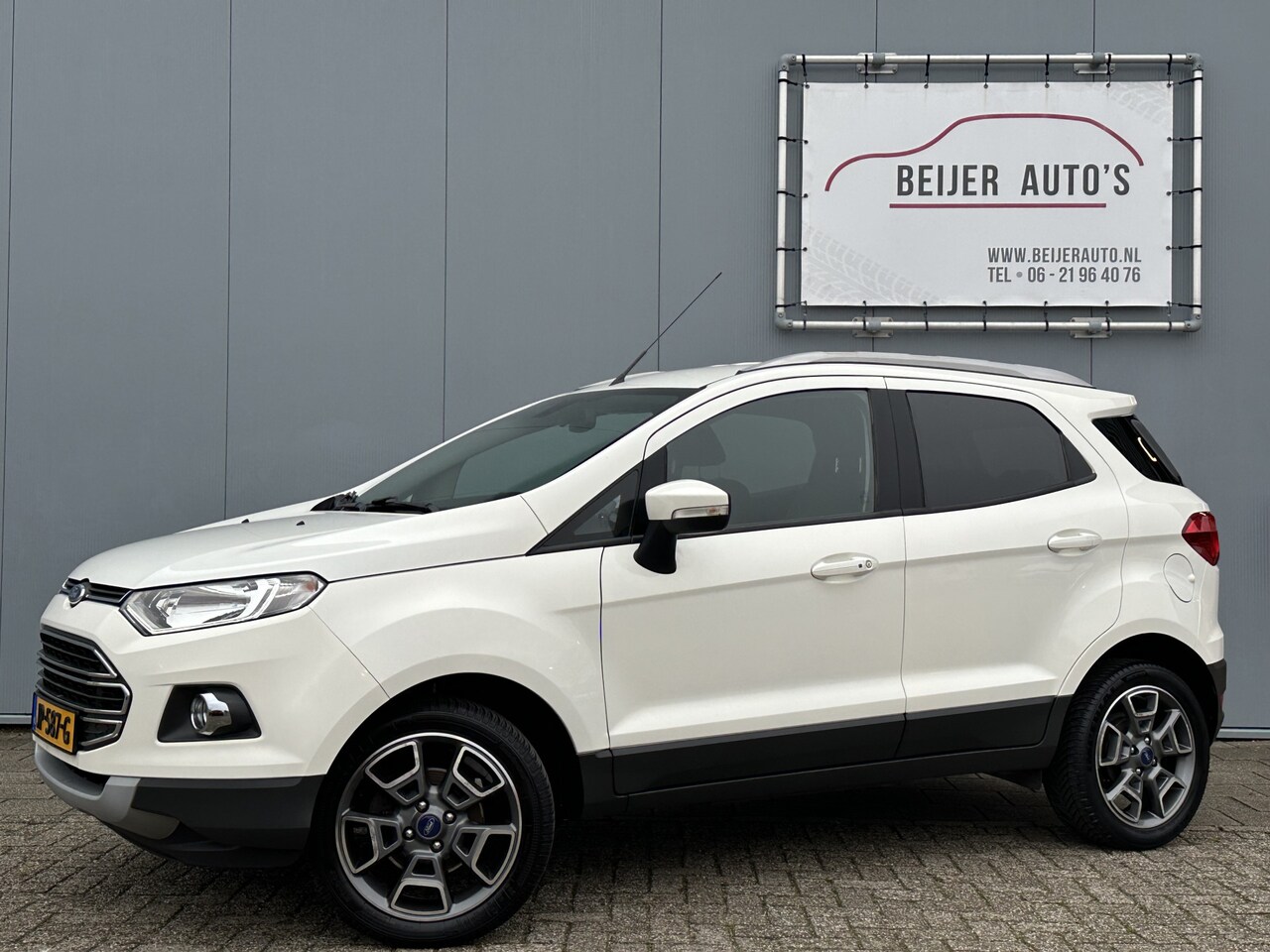 Ford EcoSport - 1.0 EcoBoost Titanium Navigatie/Climate/17inch. - AutoWereld.nl