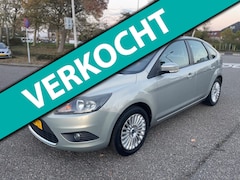 Ford Focus - 1.8 Limited / 1e.eigenaar / airco / cruise.control / navigatie / trekhaak / pdc / telefoon