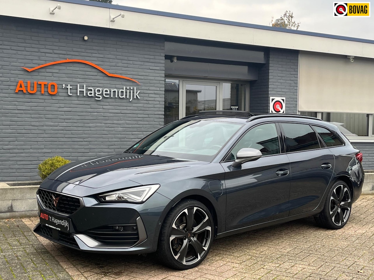 CUPRA Leon Sportstourer - 1.4 e-Hybrid 245PK pano perf.stuur leder camera - AutoWereld.nl