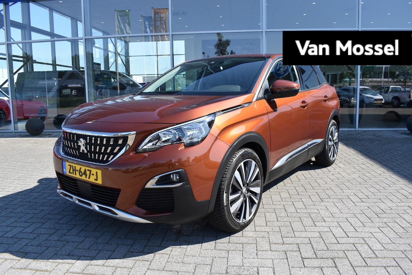 Peugeot 3008 - 1.2 PureTech Allure Trekhaak | Navigatie | Cruise Control | Climate Control | Half-leder | - AutoWereld.nl