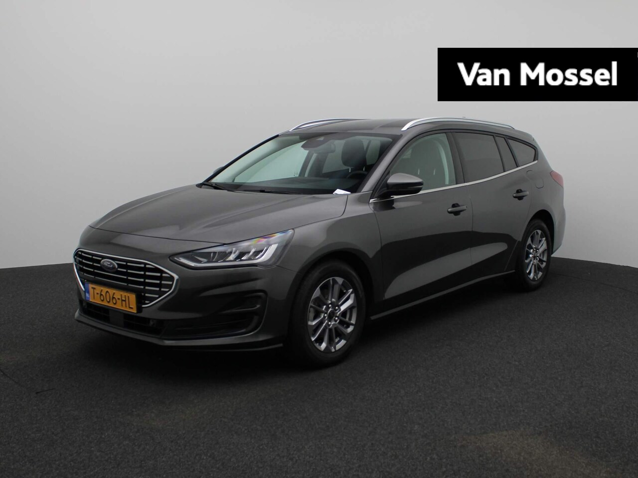 Ford Focus Wagon - 1.0 EcoBoost Hybrid Titanium | Navigatie | Parkeersensoren voor - achter | Licht Metalenve - AutoWereld.nl