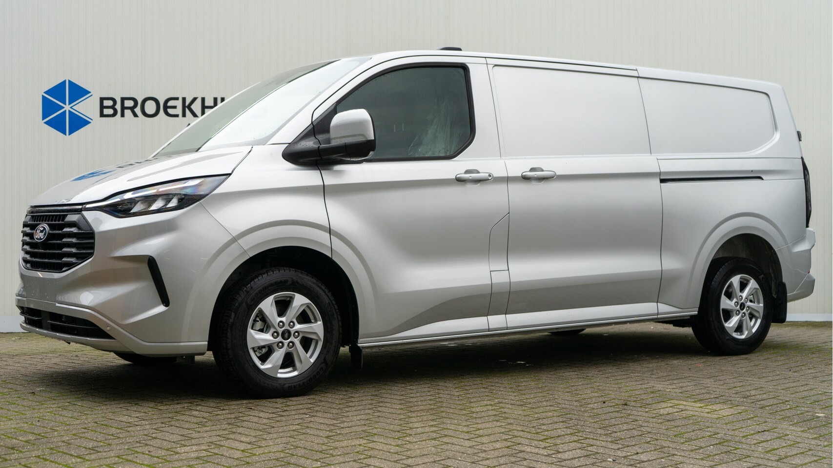 Ford Transit Custom - 320 2.0 TDCI L2H1 Limited | Dubbele zijschuifdeur | 13 polige trekhaak met Trailer Sway Co - AutoWereld.nl