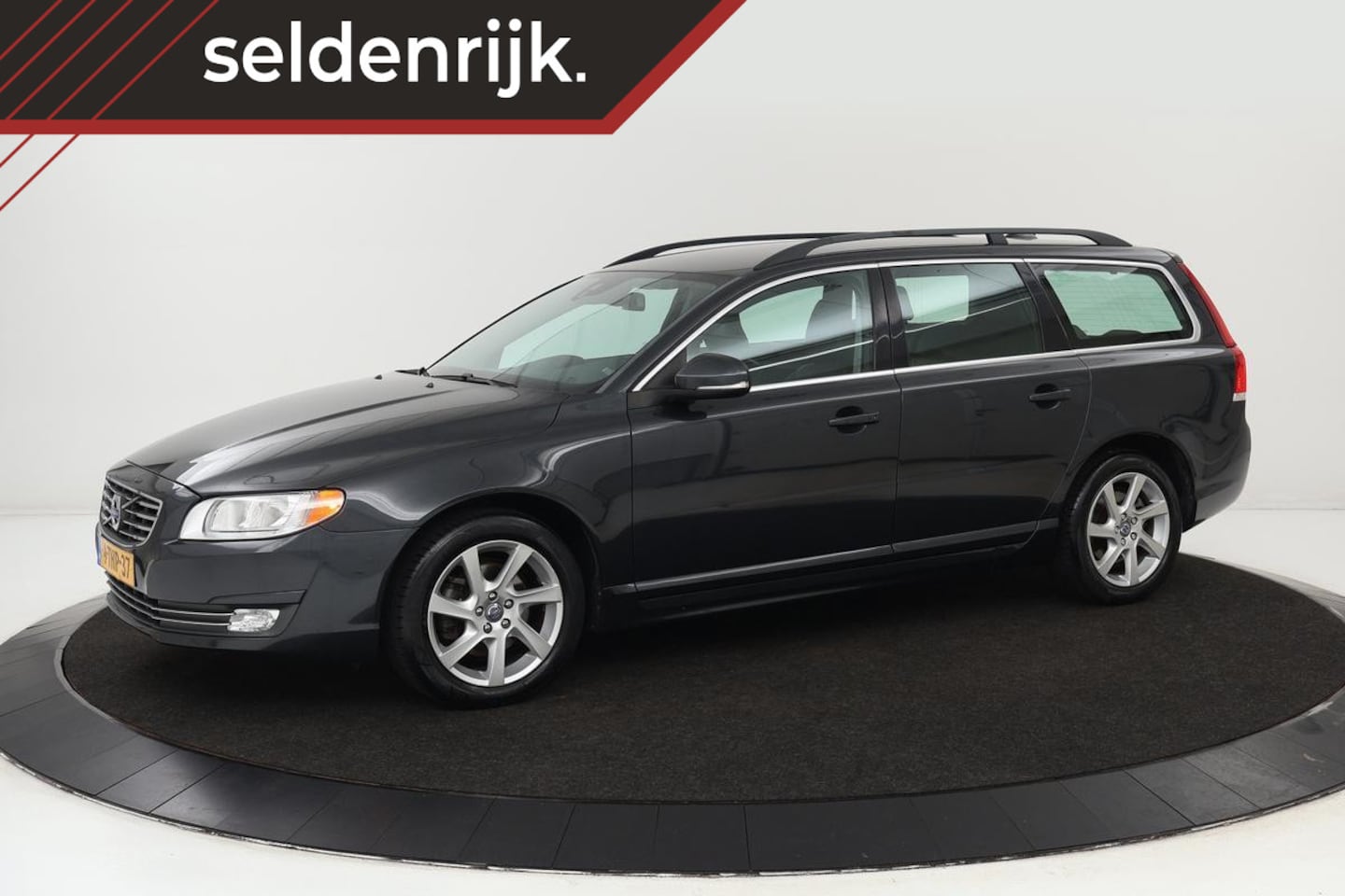 Volvo V70 - 1.6 T4 Nordic | Trekhaak | Stoelverwarming | Navigatie | Leder | Xenon | Climate control | - AutoWereld.nl