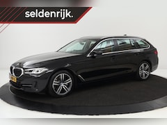 BMW 5-serie Touring - 520i High Executive | Trekhaak | Stoelverwarming | Leder | Full LED | Memory | Navigatie |