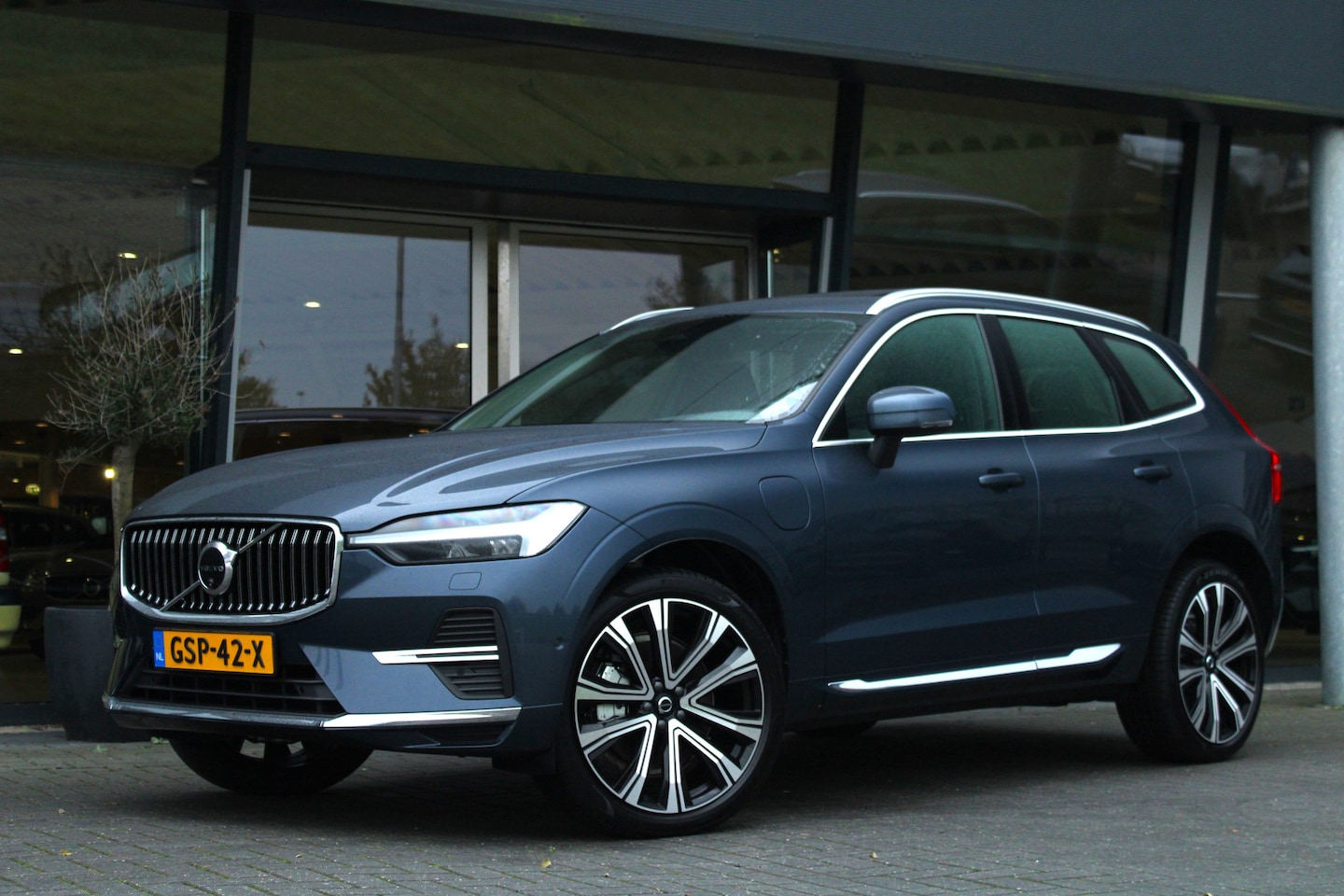 Volvo XC60 - T6 AWD Ultimate Bright | Luchtvering | 360° Camera | Harman/Kardon | Head-up Display | Pan - AutoWereld.nl