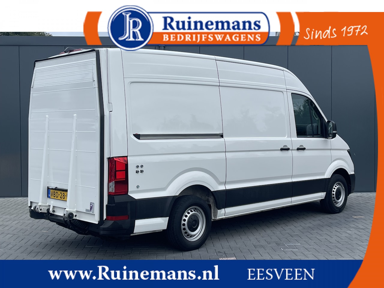 Volkswagen Crafter - 2.0 TDI 35 / L3H3 / HYDR. LAADKLEP / AIRCO / CRUISE / NAVI / CAMERA / 3-ZITS - AutoWereld.nl