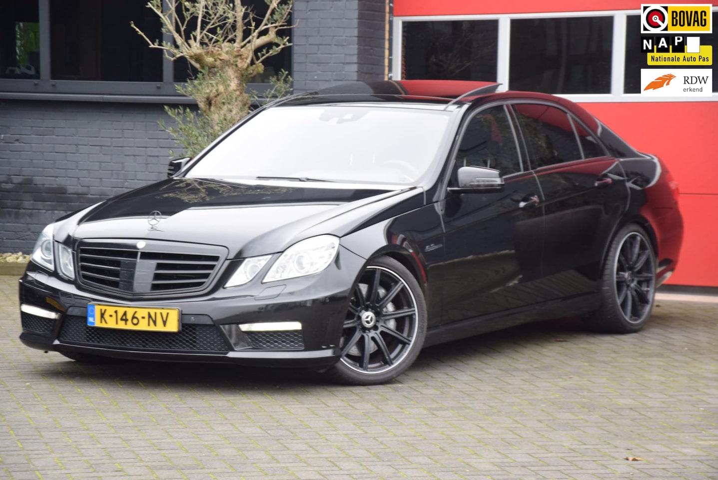 Mercedes-Benz E-klasse - 63 AMG V8 E63 525PK Panoramadak Automaat DVD scherm FULL OPTION - AutoWereld.nl