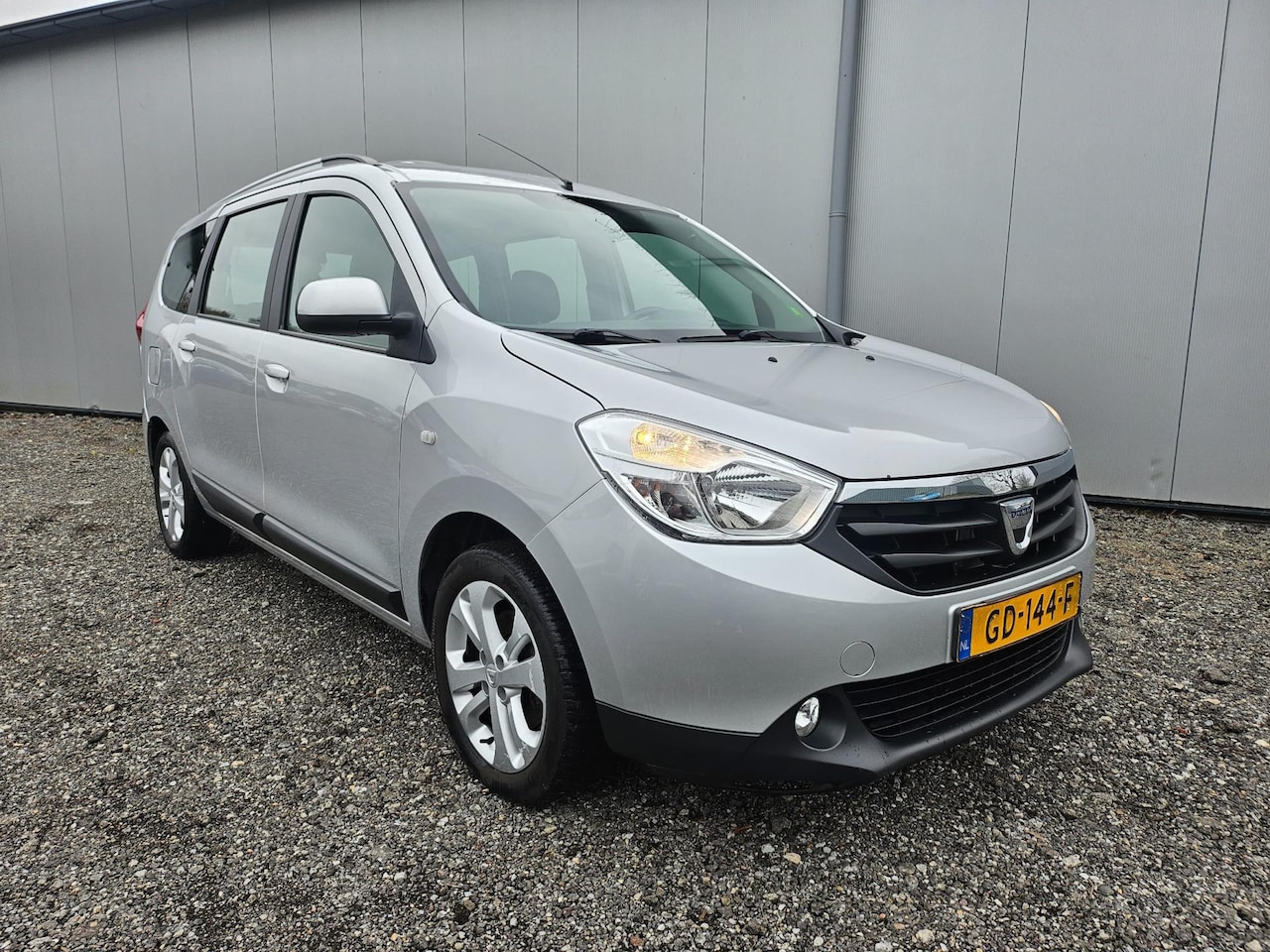 Dacia Lodgy - 1.2 TCe Prestige 7PERS. NAVI LEER PDC - AutoWereld.nl