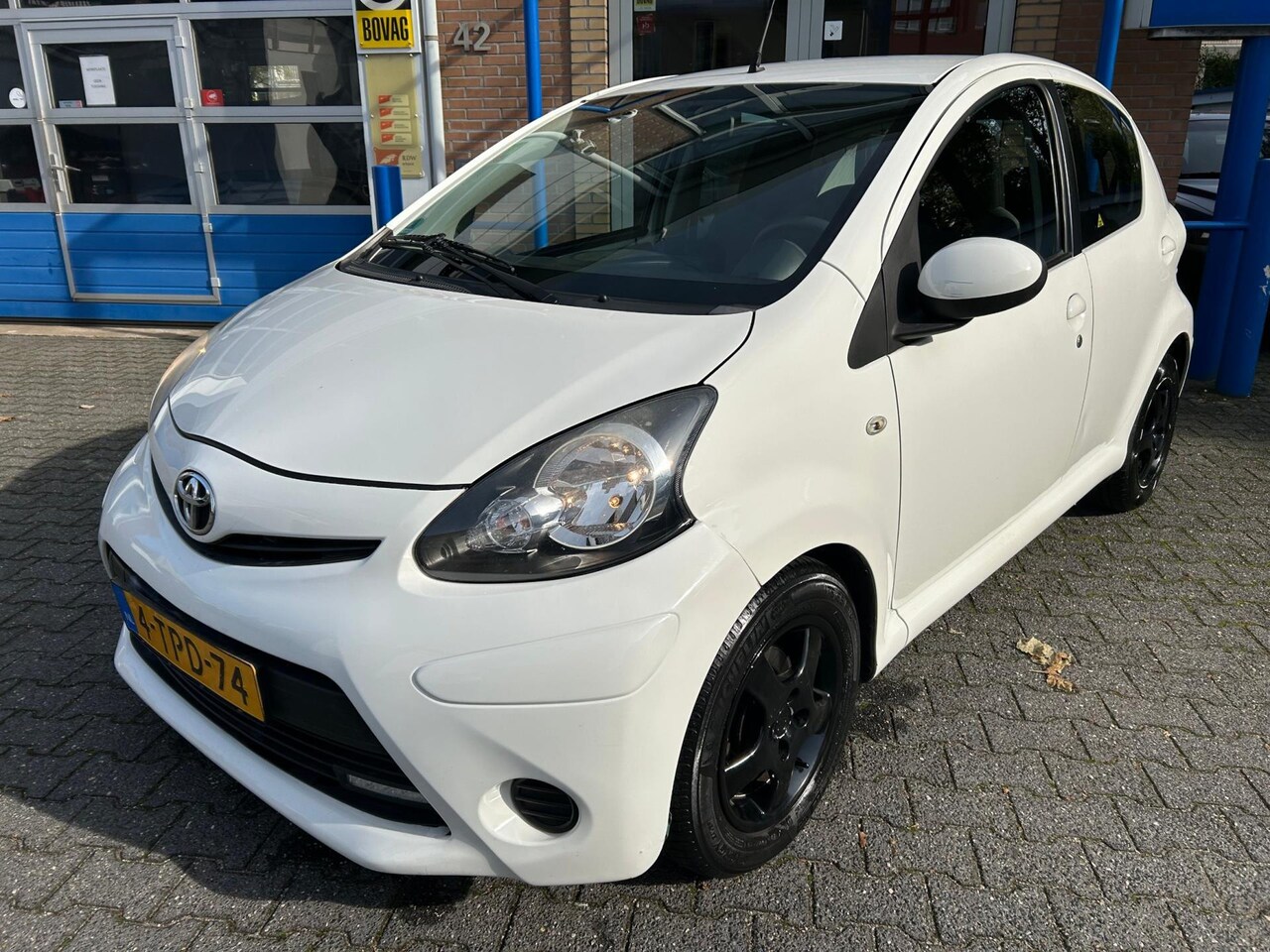 Toyota Aygo - 1.0 VVT-i Comfort | 5-deurs | Airco | Apple CarPlay | Android Auto | Isofix | - AutoWereld.nl