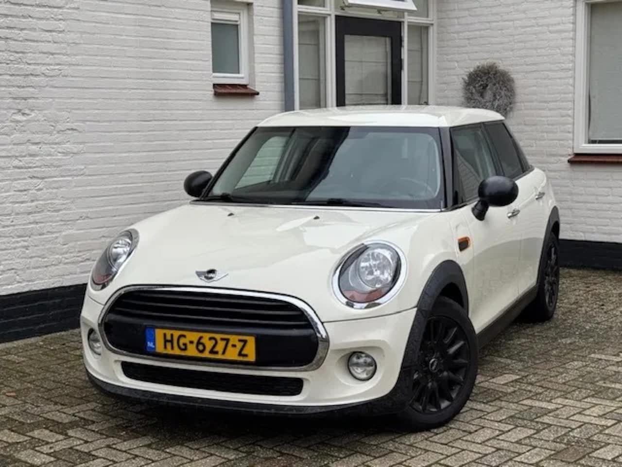 MINI One - Mini 1.2 Business | Navigatie | Airco | Lichtmetalen Velgen | - AutoWereld.nl