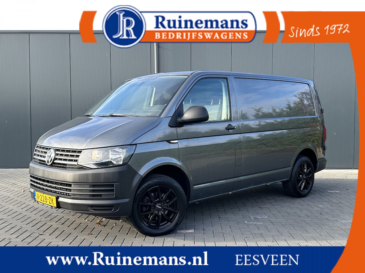 Volkswagen Transporter - 2.0 TDI / L1H1 / 1e EIGENAAR / AIRCO / CRUISE / BLUETOOTH / LMV / 3-ZITS - AutoWereld.nl