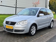 Volkswagen Polo - 1.4-16V Optive ECC