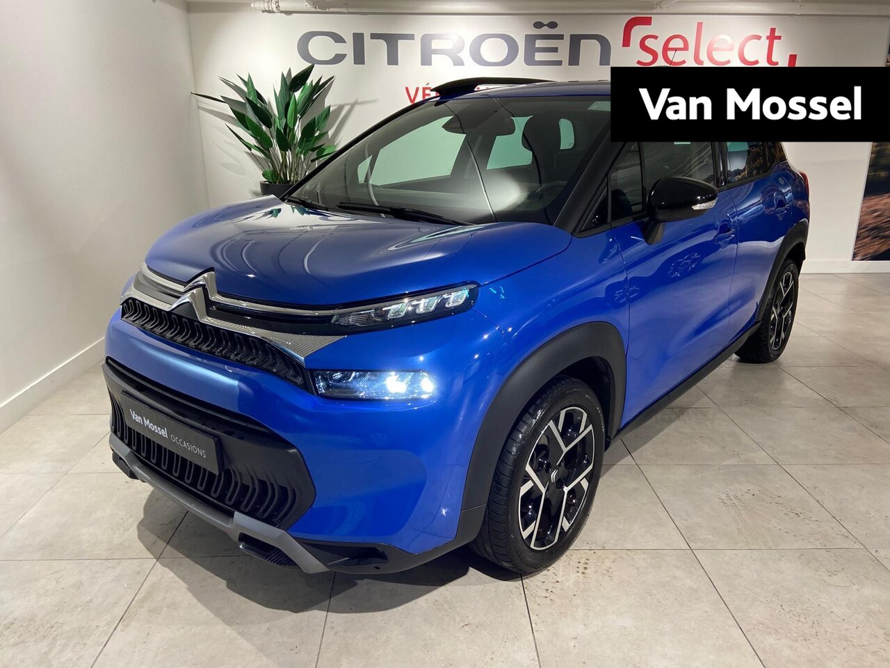 Citroën C3 Aircross - 1.2 PureTech Shine | Navigatie | Head-Up display | Automaat | LMV | Camera | - AutoWereld.nl