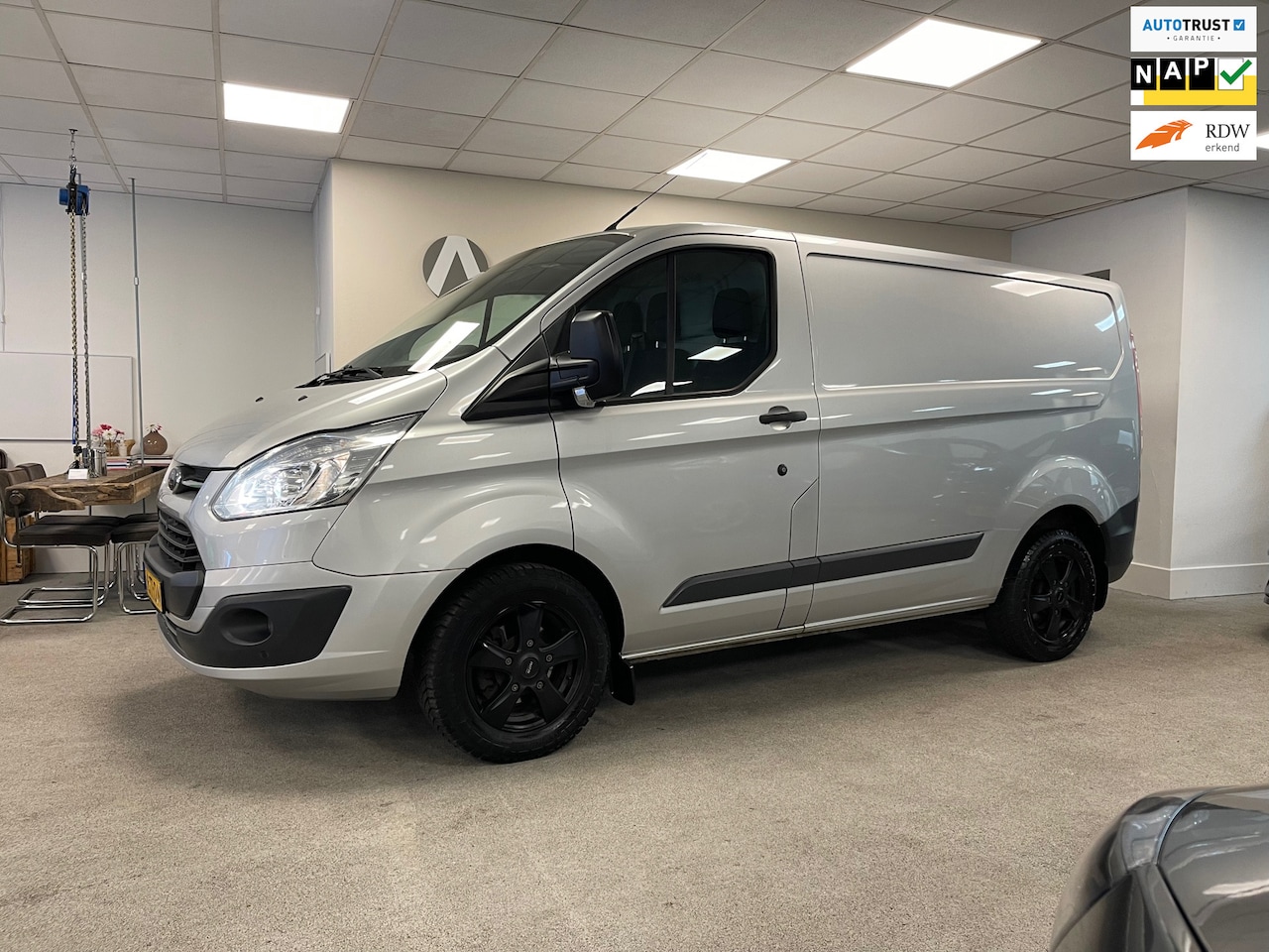 Ford Transit Custom - 270 2.0 TDCI L1H1|1E EIG|NAVI|CRUISE|TREKHAAK|PDC - AutoWereld.nl