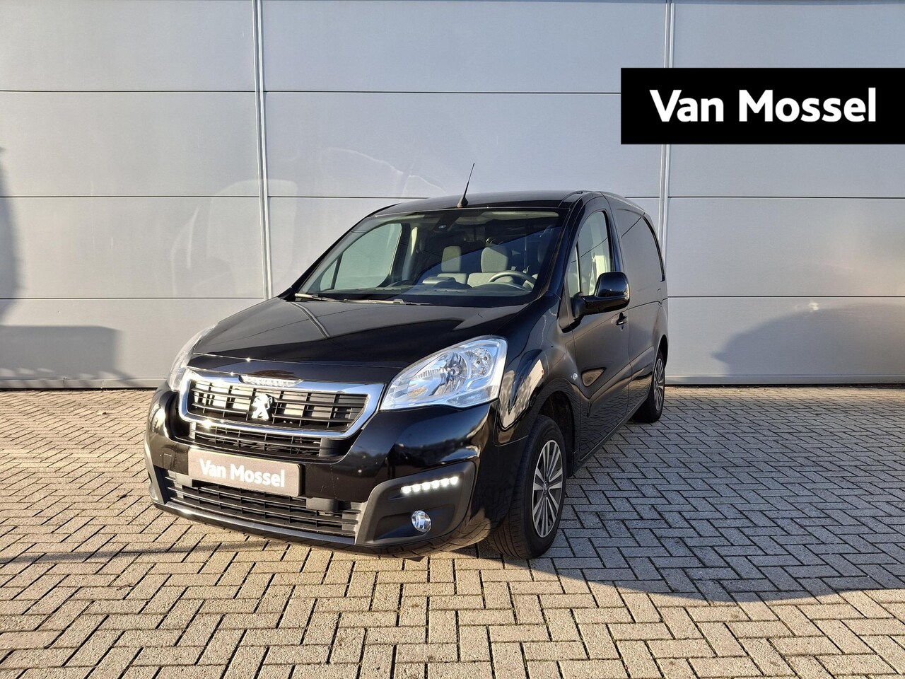 Peugeot Partner - 120 1.6 BlueHDi 75 L1 Premium Pack | camera | Navigatie | goede staat! - AutoWereld.nl