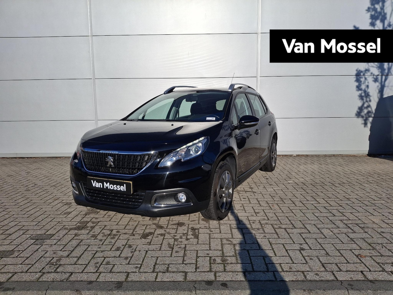 Peugeot 2008 - 1.2 PureTech Blue Lion | Airco | Navigatie | Apple Carplay/Android Auto | Parkeersensoren - AutoWereld.nl