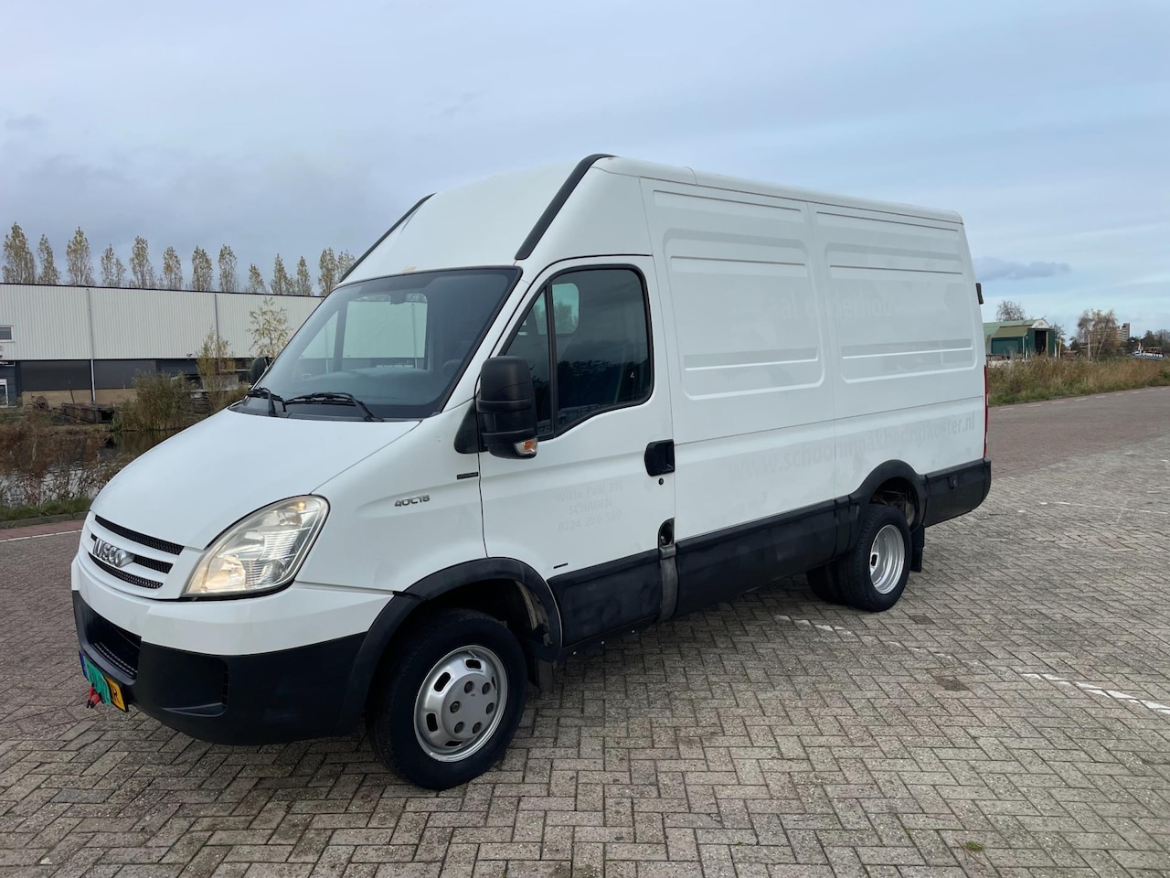 Iveco Daily - 35S18V 330 H2!WEINIG KM:135000!DBL LUCHT!130KW!177PK!BANDEN GOED!ELECKTRISH RAAM&SPIEGEL!6 - AutoWereld.nl