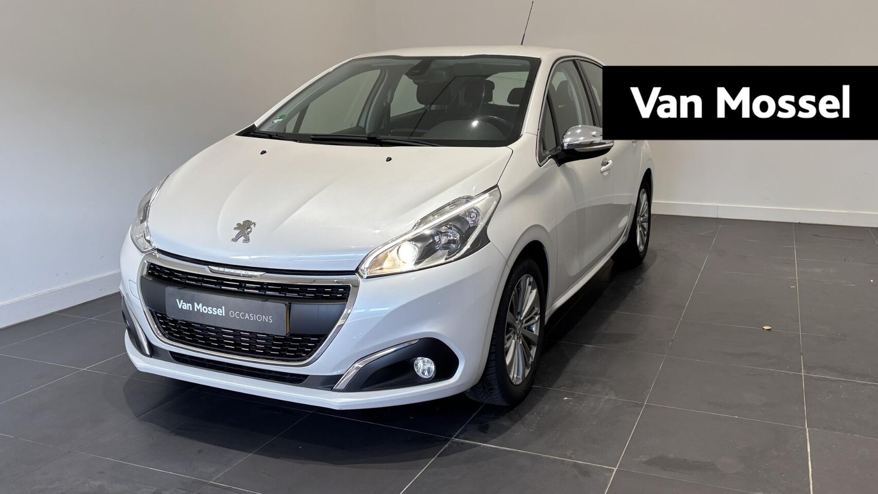 Peugeot 208 - 1.2 PureTech Allure | Camera | Parkeersensoren | Lichtmetalen velgen - AutoWereld.nl