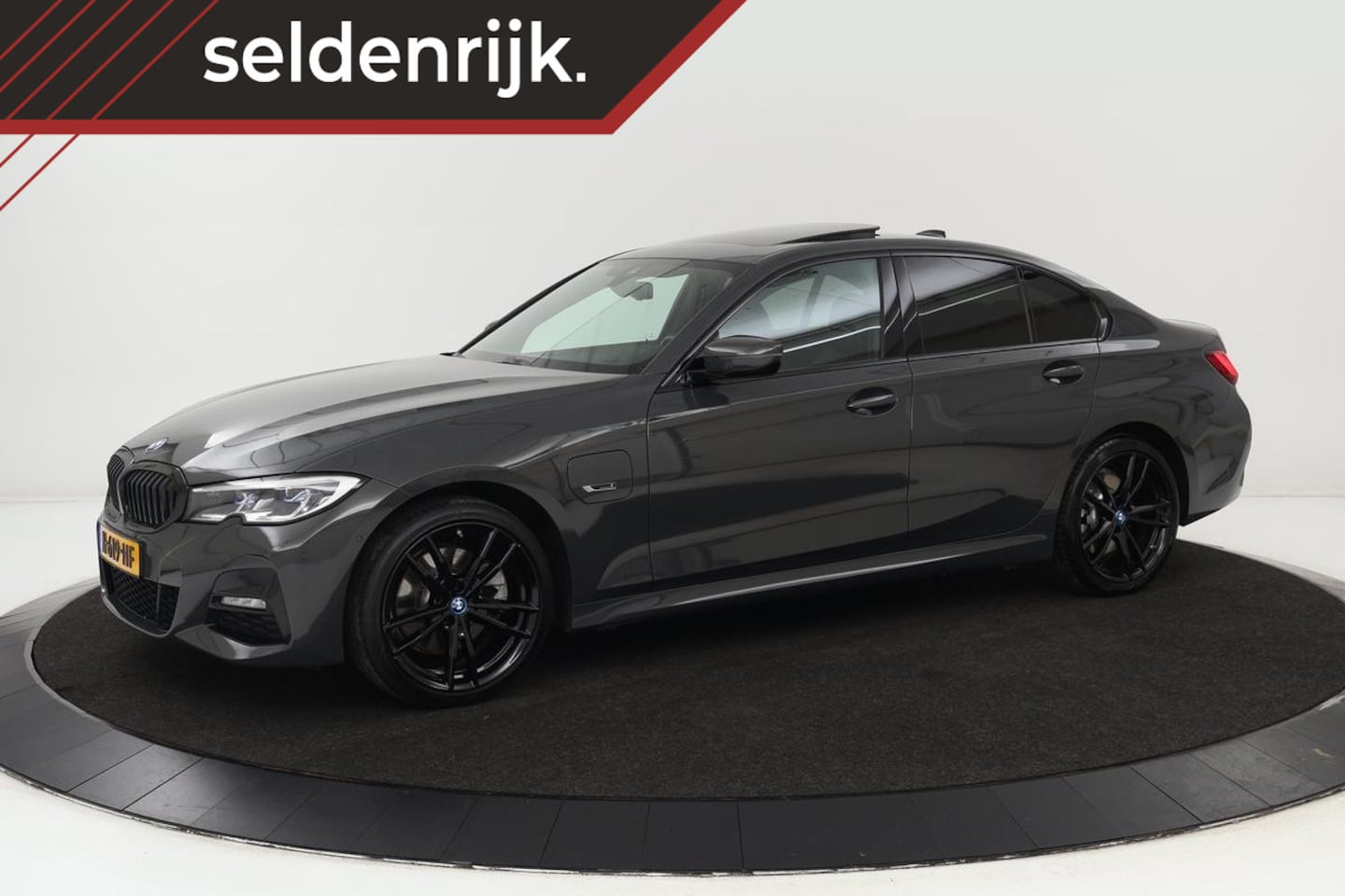 BMW 3-serie - 320e M Sport | Edition Plus | Schuifdak | Camera | Trekhaak | HiFi | Park Assist | DAB+ | - AutoWereld.nl