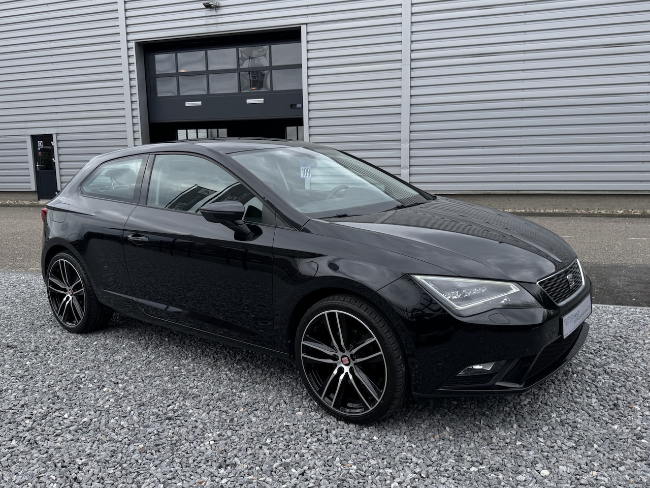 Seat Leon SC - 1.2 TSI Style Navi|LED|Cruis|PDC|Media Zwart - AutoWereld.nl