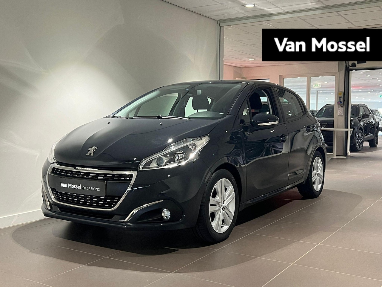 Peugeot 208 - 1.2 PureTech Signature | Navigatie | Parkeersensoren | Apple Carplay/Android Auto - AutoWereld.nl