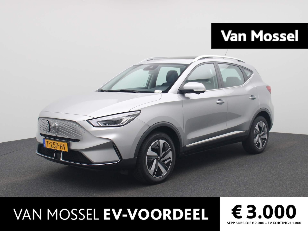 MG ZS - EV Standard Range Luxury 50 kWh | Leder | Panoramadak | Led Koplampen | Navi | 360 Camera - AutoWereld.nl