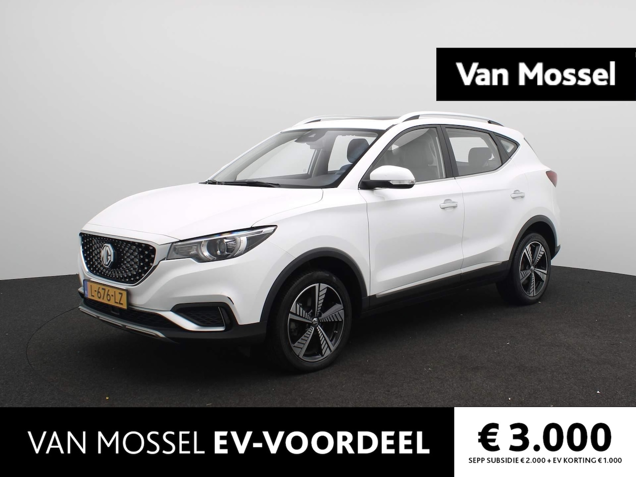 MG ZS - EV Luxury 45 kWh | Leder | Navi | Panoramadak | Apple CarPlay | Camera | - AutoWereld.nl